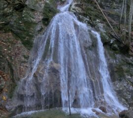 viele Wasserfälle zum Erkunden