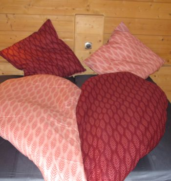 Schlafzimmer mit Doppelbetten (180 x 200)